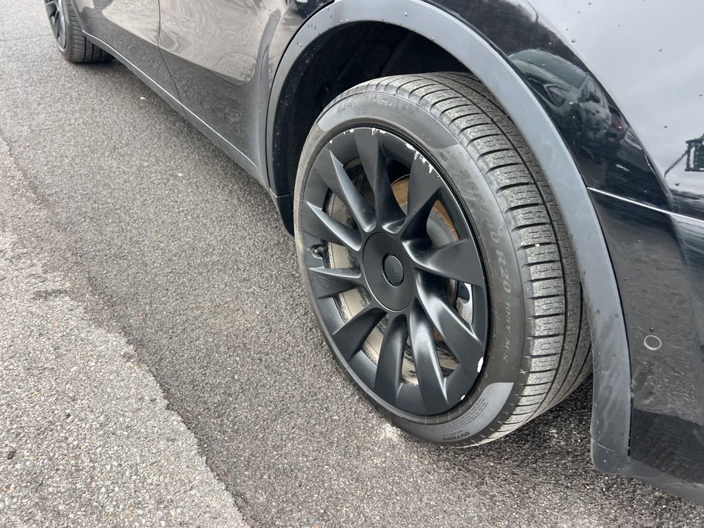 Used 2022 Tesla Model Y Long Range image 28