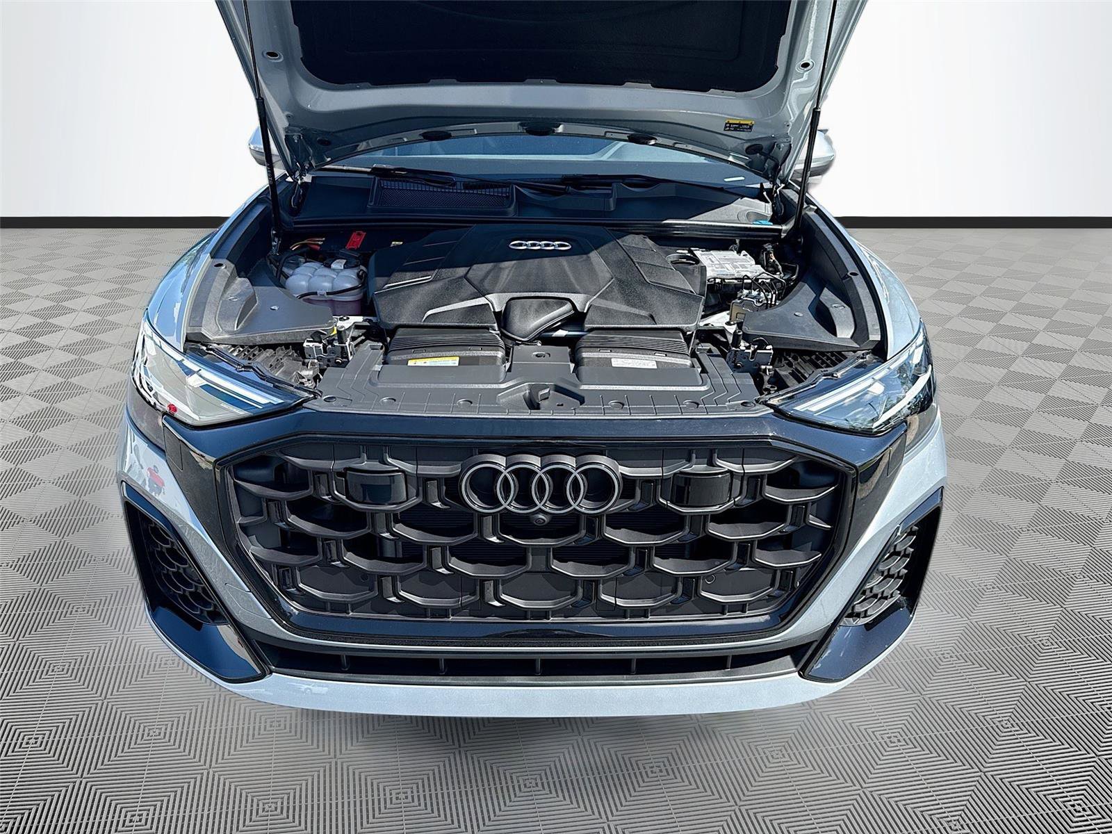 Certified 2025 Audi Q8 Premium Plus w/ Premium Plus Package image 32