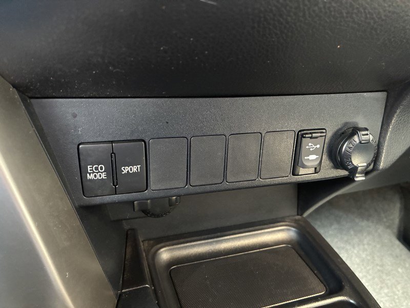 Used 2013 Toyota RAV4 XLE image 11