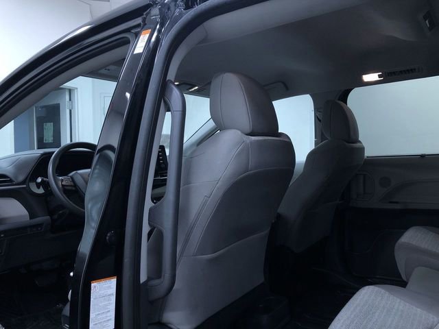 Certified 2022 Toyota Sienna LE image 19