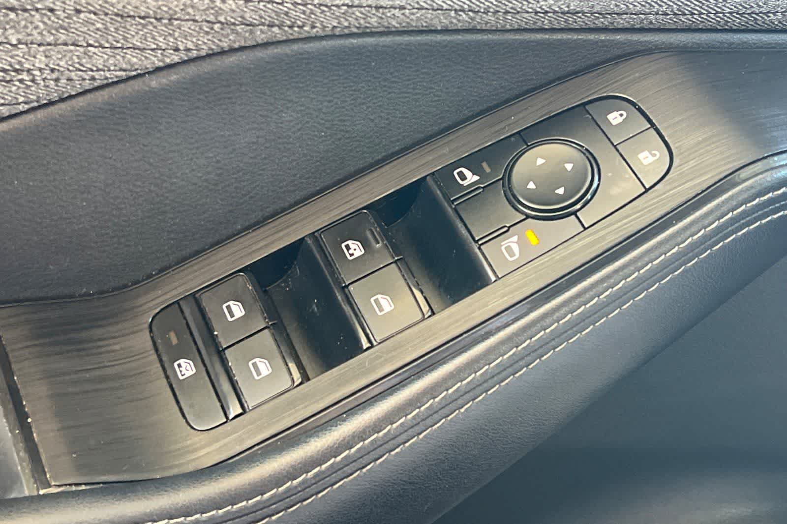 Used 2023 Nissan Rogue SV FWD image 14