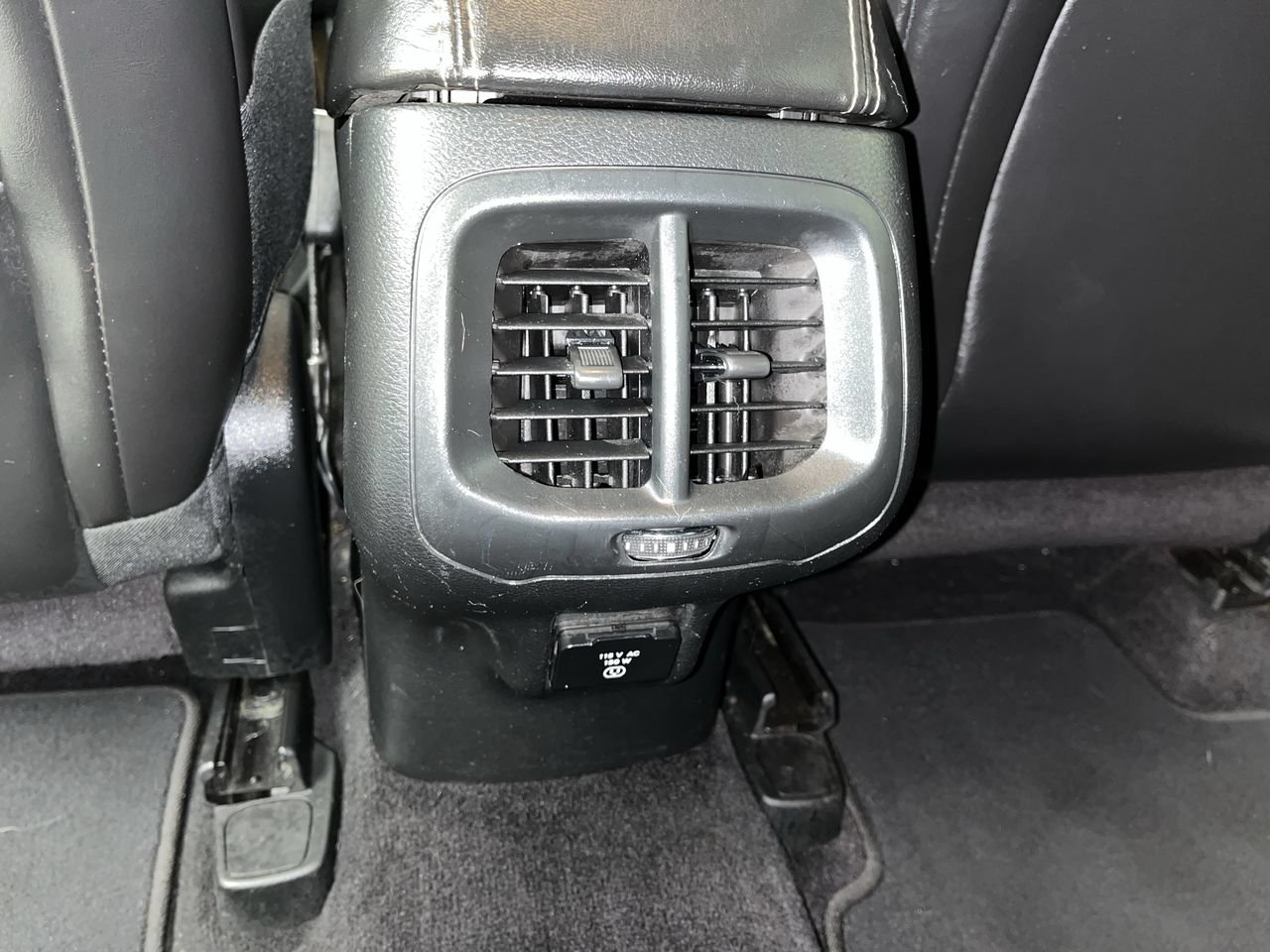 Used 2018 Jeep Cherokee Limited AWD/4WD image 11