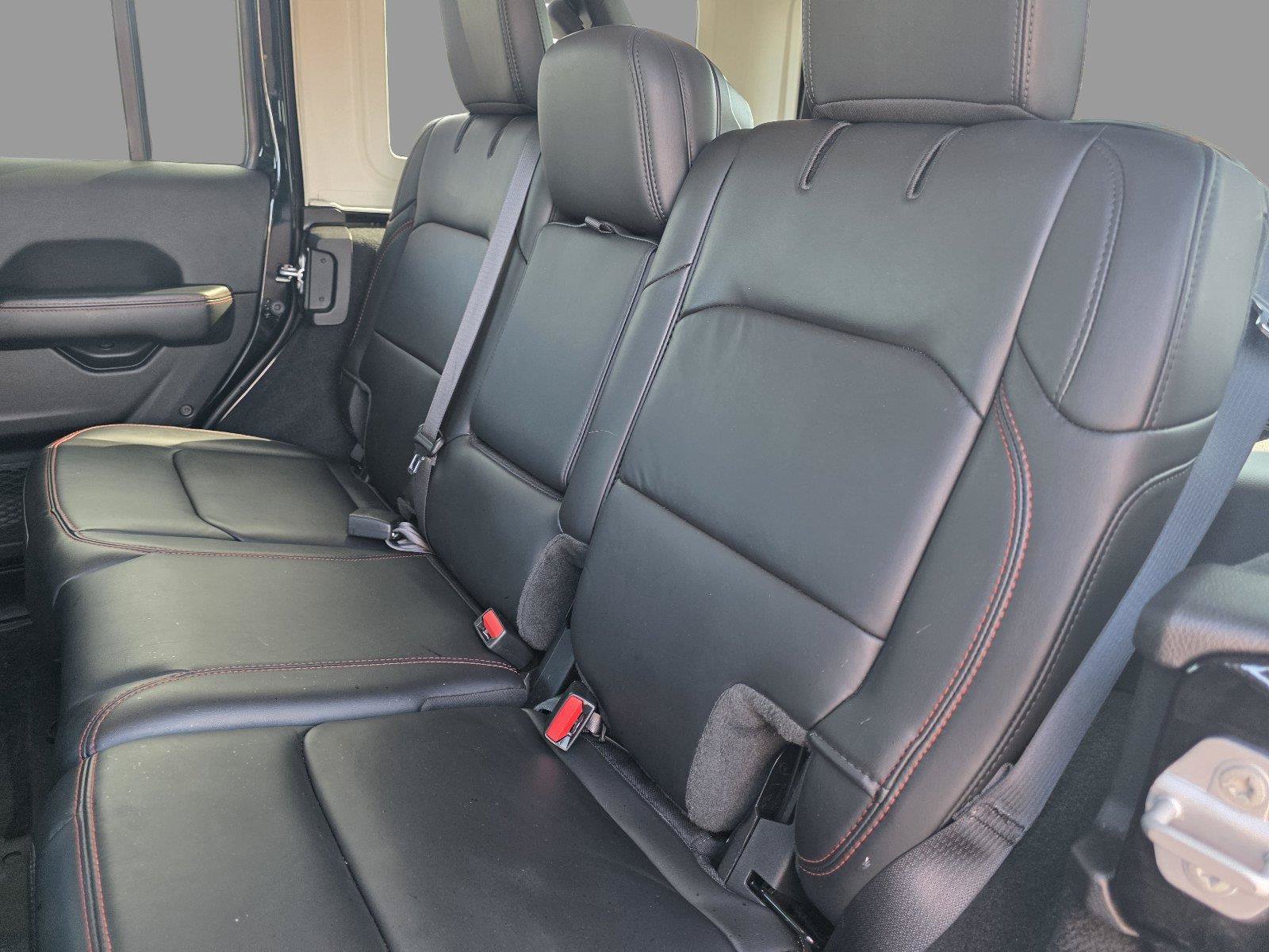 Used 2026 Jeep Wrangler Unlimited Rubicon w/ Technology Group AWD/4WD image 29