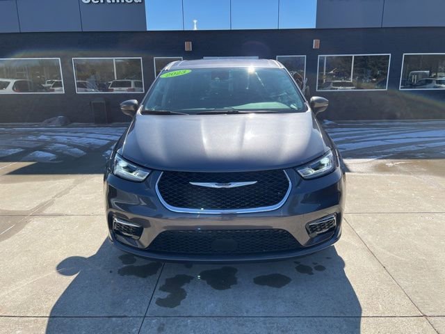 Certified 2023 Chrysler Pacifica Touring-L image 2