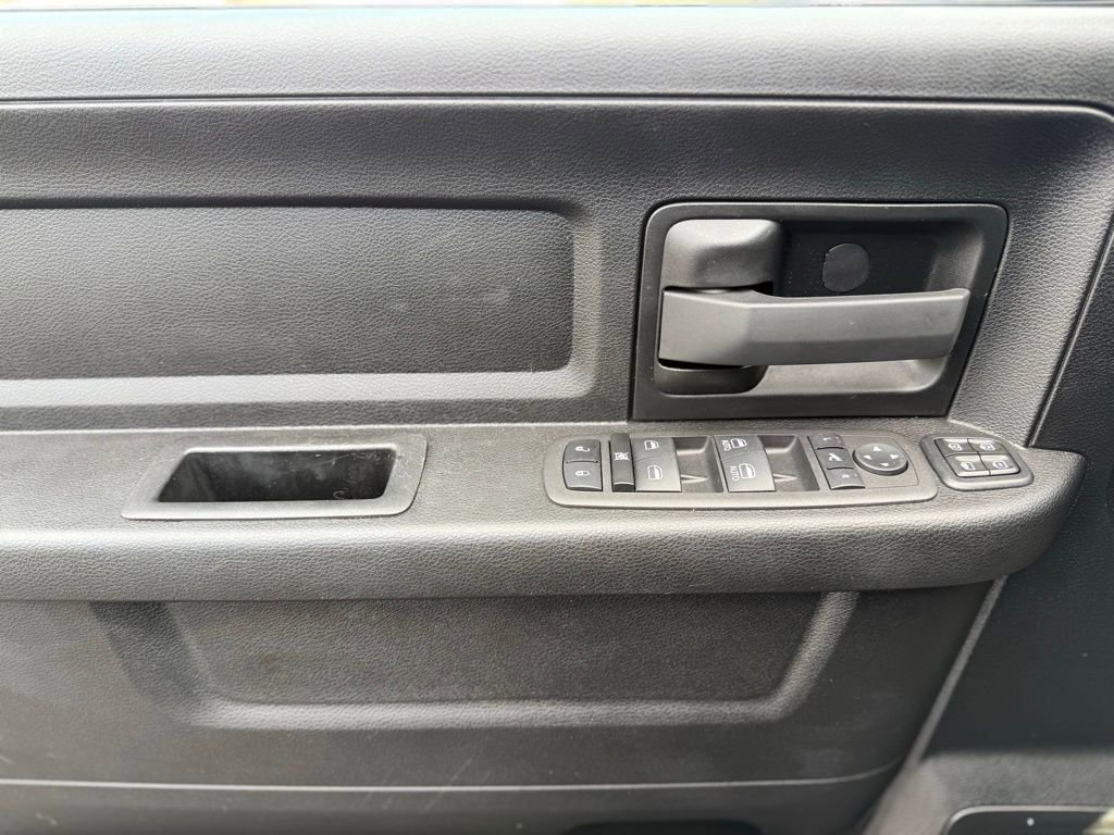 Used 2024 RAM 3500 Tradesman w/ Chrome Appearance Group image 15