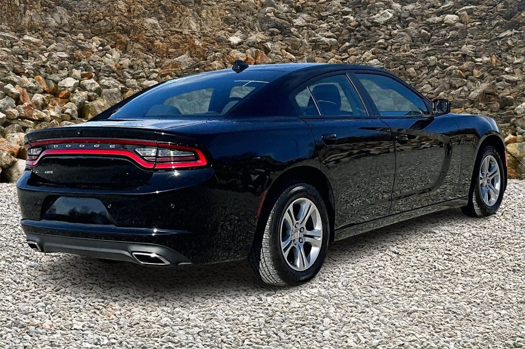 Used 2023 Dodge Charger SXT image 2