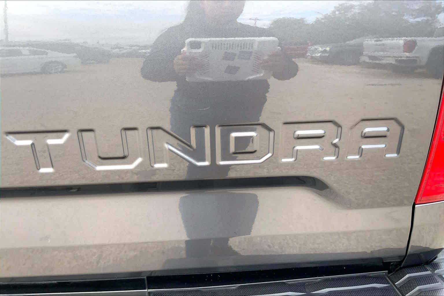Used 2018 Toyota Tundra SR5 w/ SR5 Upgrade Package RWD image 10