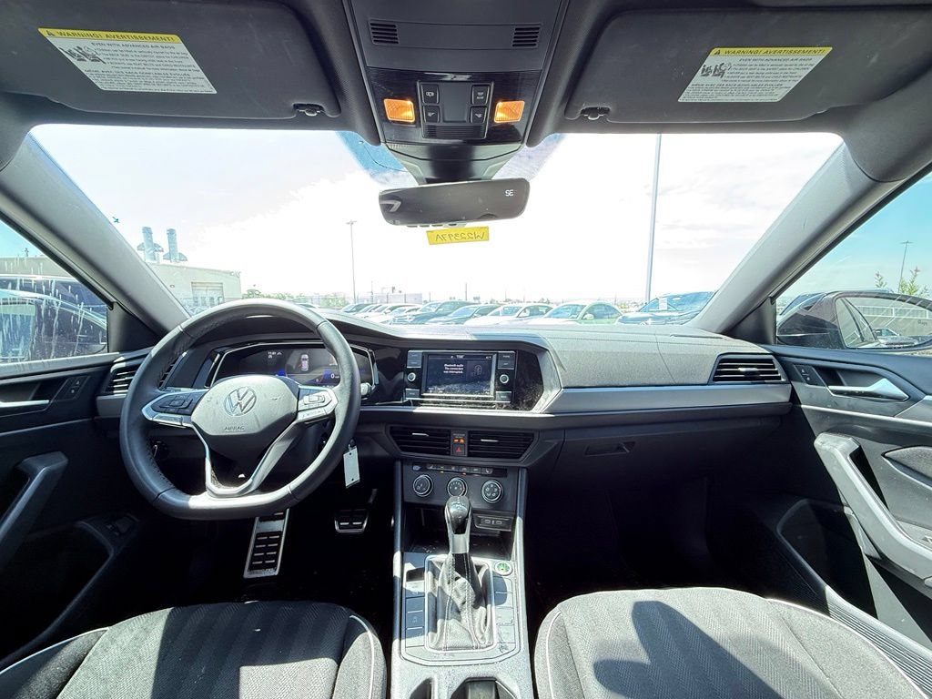 Used 2024 Volkswagen Jetta Sport FWD image 14
