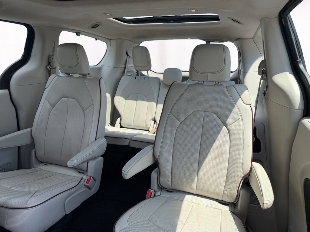 Used 2017 Chrysler Pacifica Limited FWD image 13