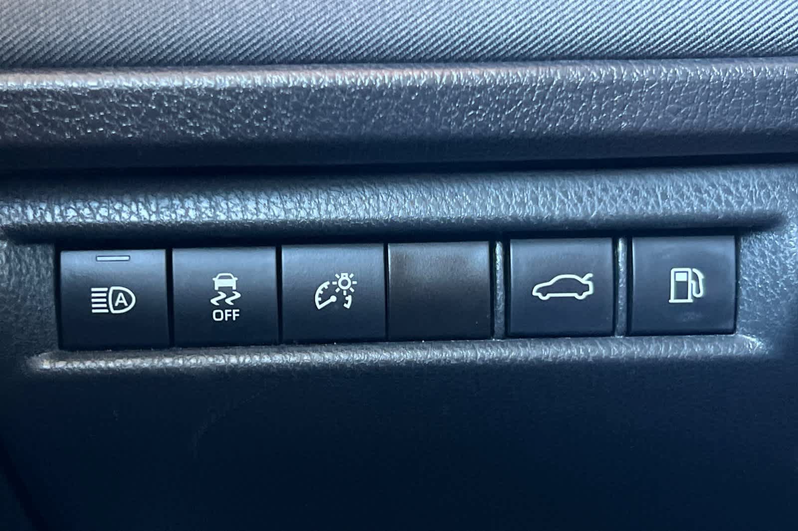 Used 2025 Toyota Camry LE FWD image 29