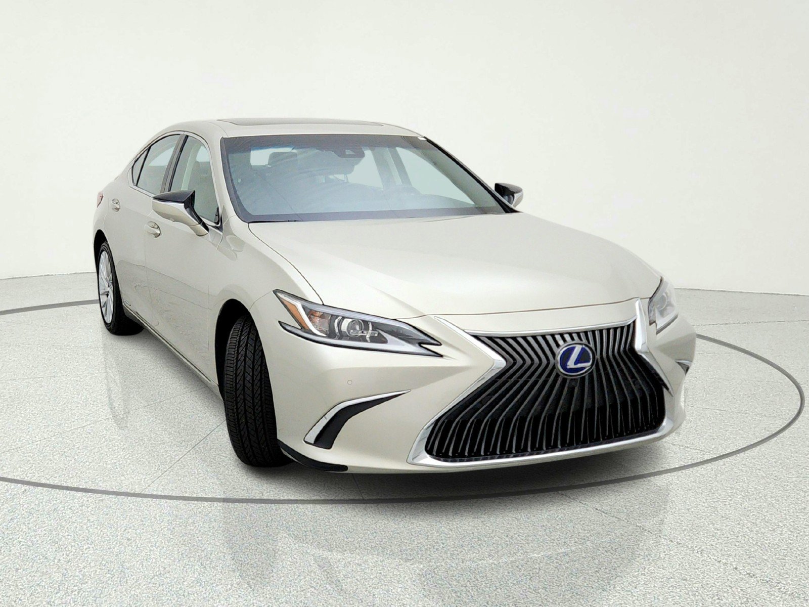 Used 2019 Lexus ES 300h w/ Accessory Package 2 FWD image 4