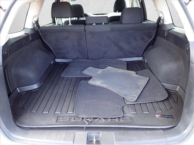 Used 2013 Subaru Outback 2.5i Premium AWD/4WD image 8