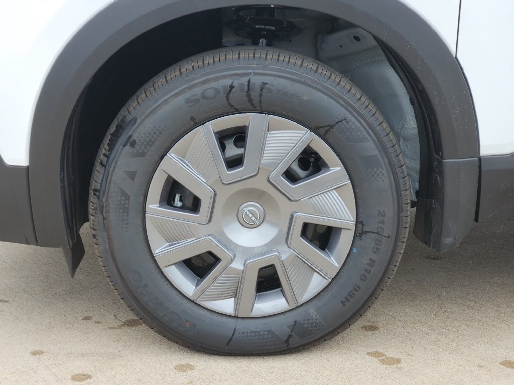 New 2026 Nissan Kicks S w/ Charging Package FWD image 11