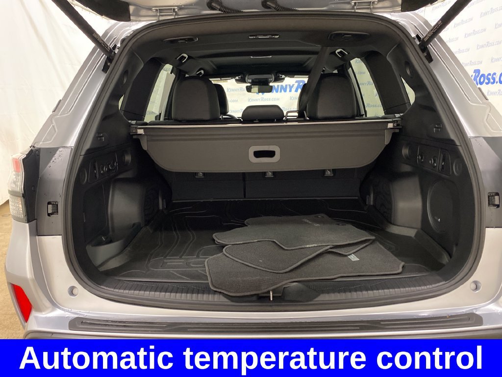 Used 2025 Subaru Forester Limited AWD/4WD image 18