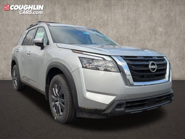 New 2025 Nissan Pathfinder SL image 1