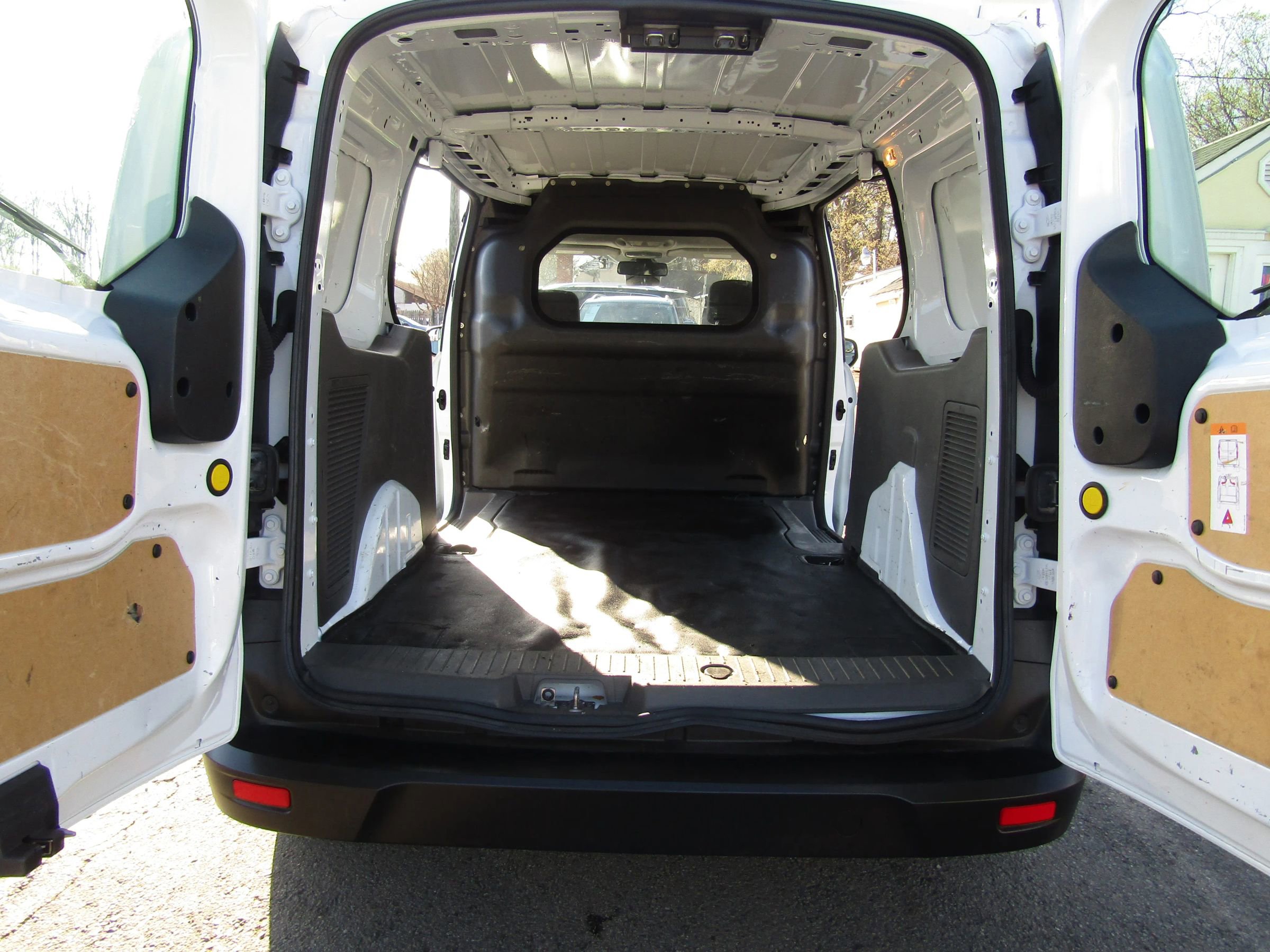 Used 2022 Ford Transit Connect XL image 17