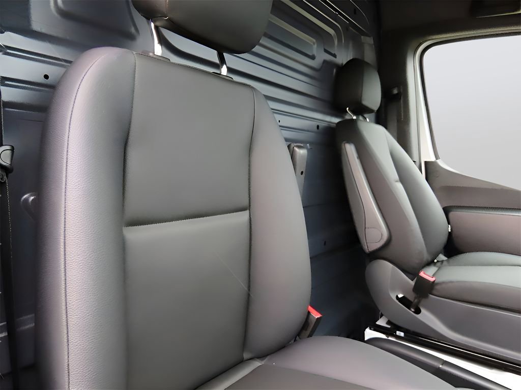 Used 2024 Mercedes-Benz Sprinter 3500 image 44