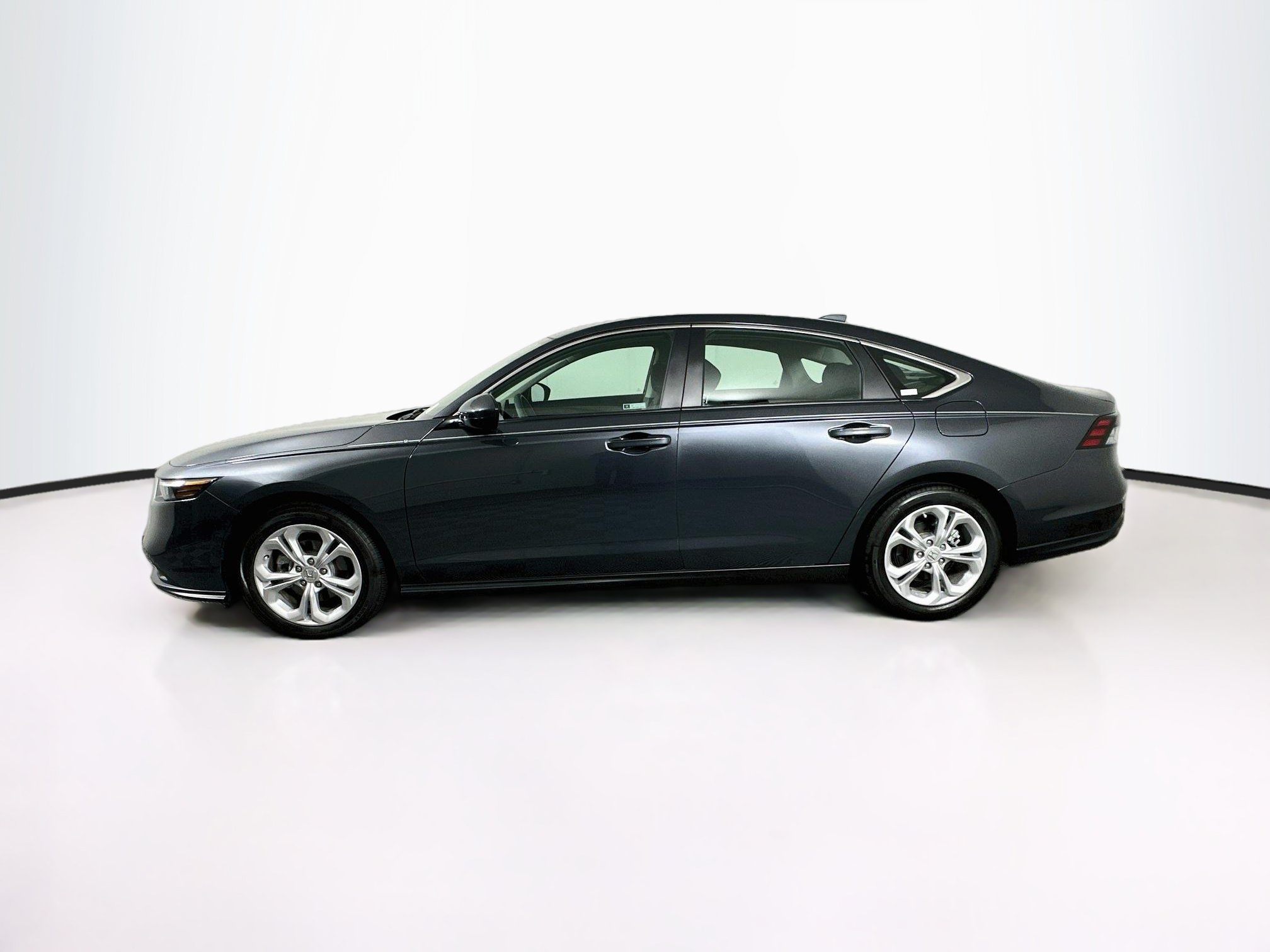 Used 2025 Honda Accord LX image 4