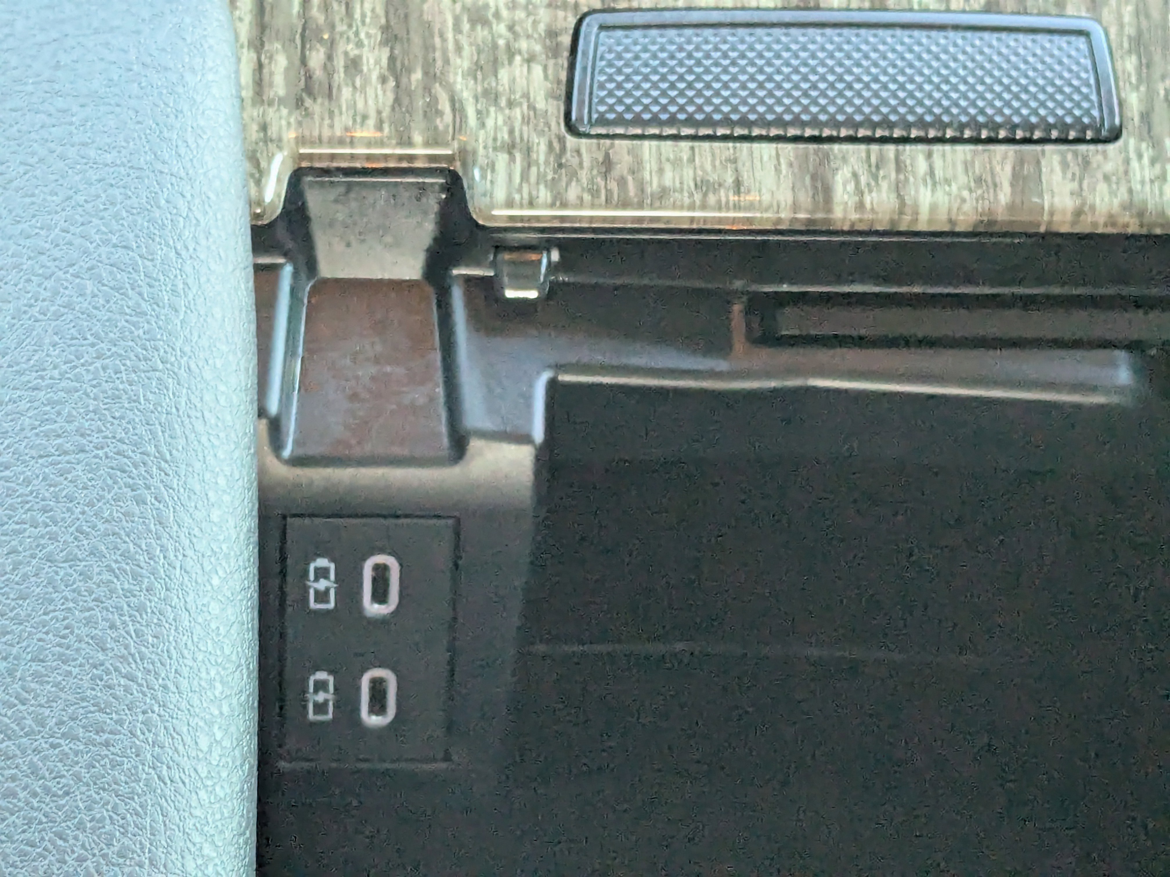 Used 2025 Toyota Sienna Platinum image 36