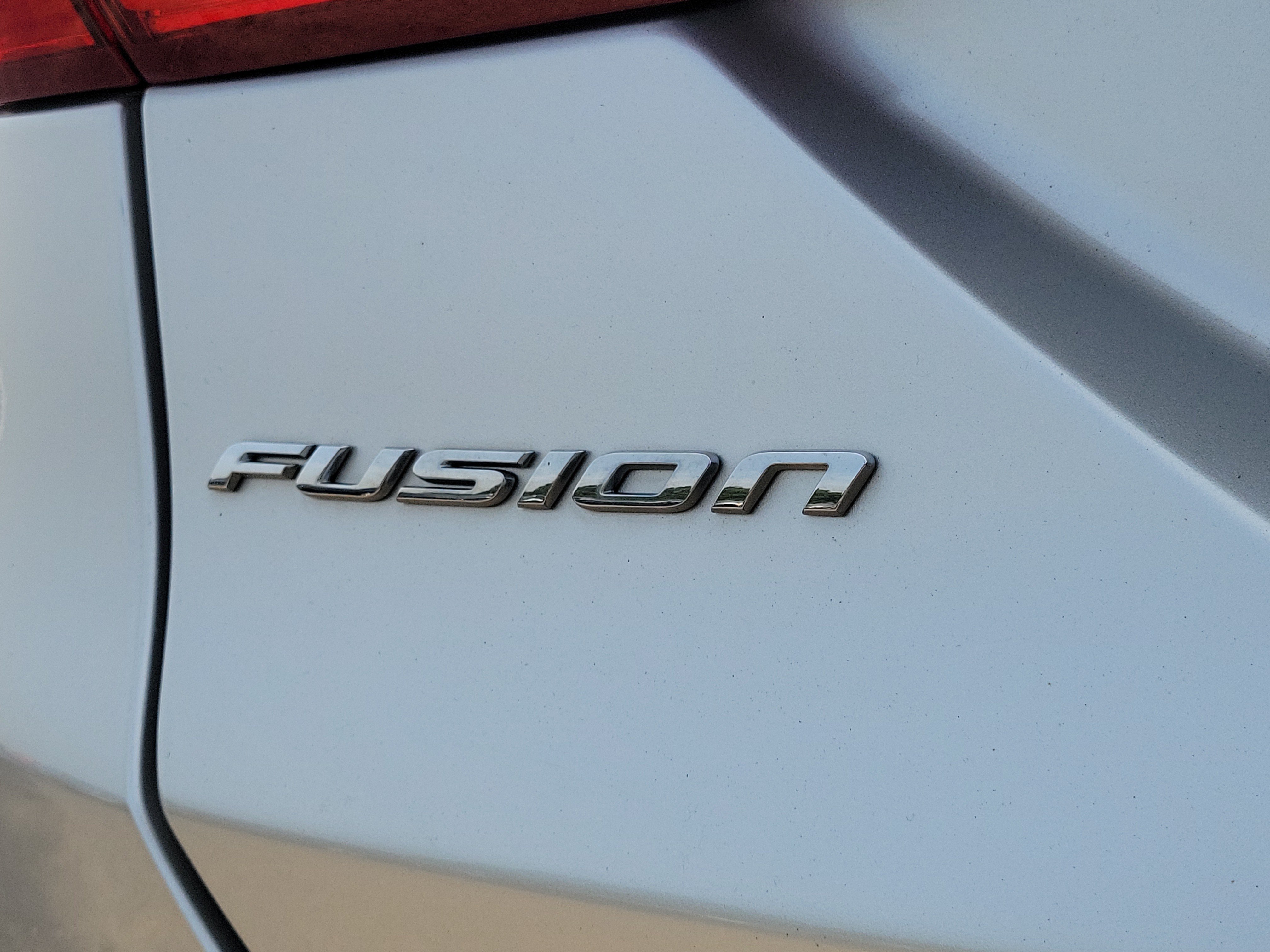Used 2018 Ford Fusion SE FWD image 6