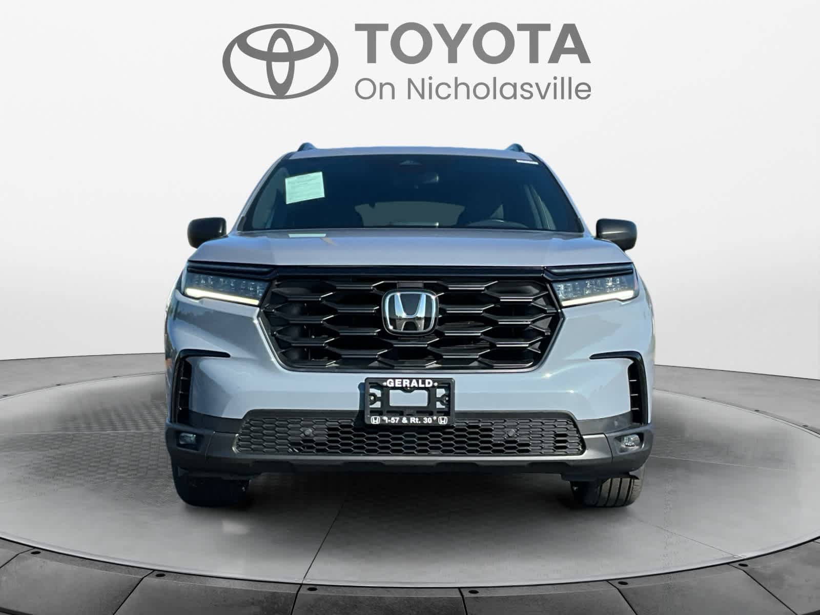 Used 2023 Honda Pilot Sport image 8