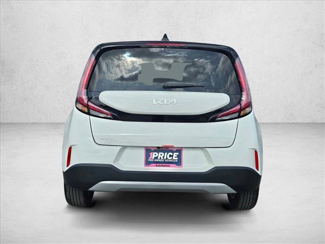 Used 2025 Kia Soul LX w/ LX Technology Package FWD image 9