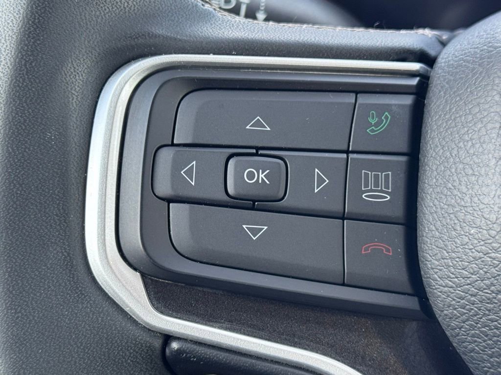 Used 2023 Jeep Wagoneer 4WD w/ Premium Group I image 8