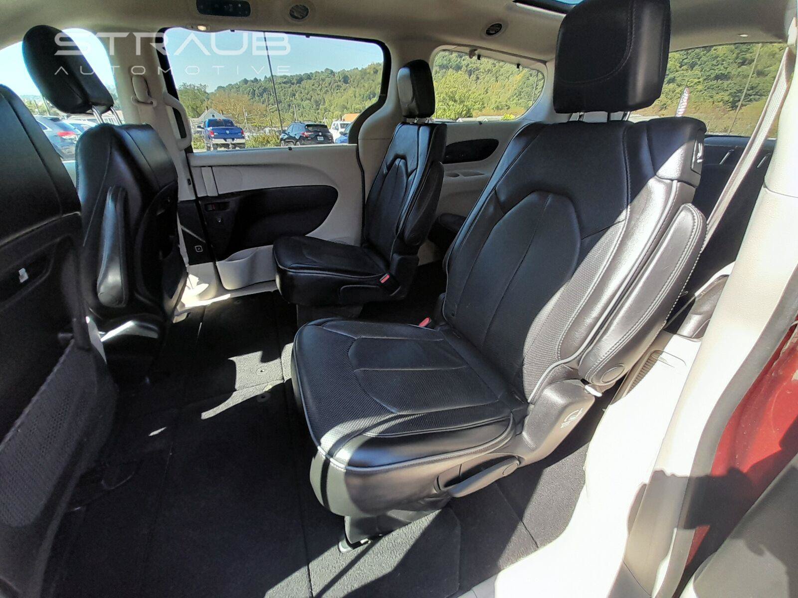 Used 2019 Chrysler Pacifica Limited FWD image 42