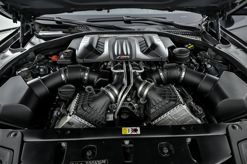 Used 2015 BMW M5 RWD image 12