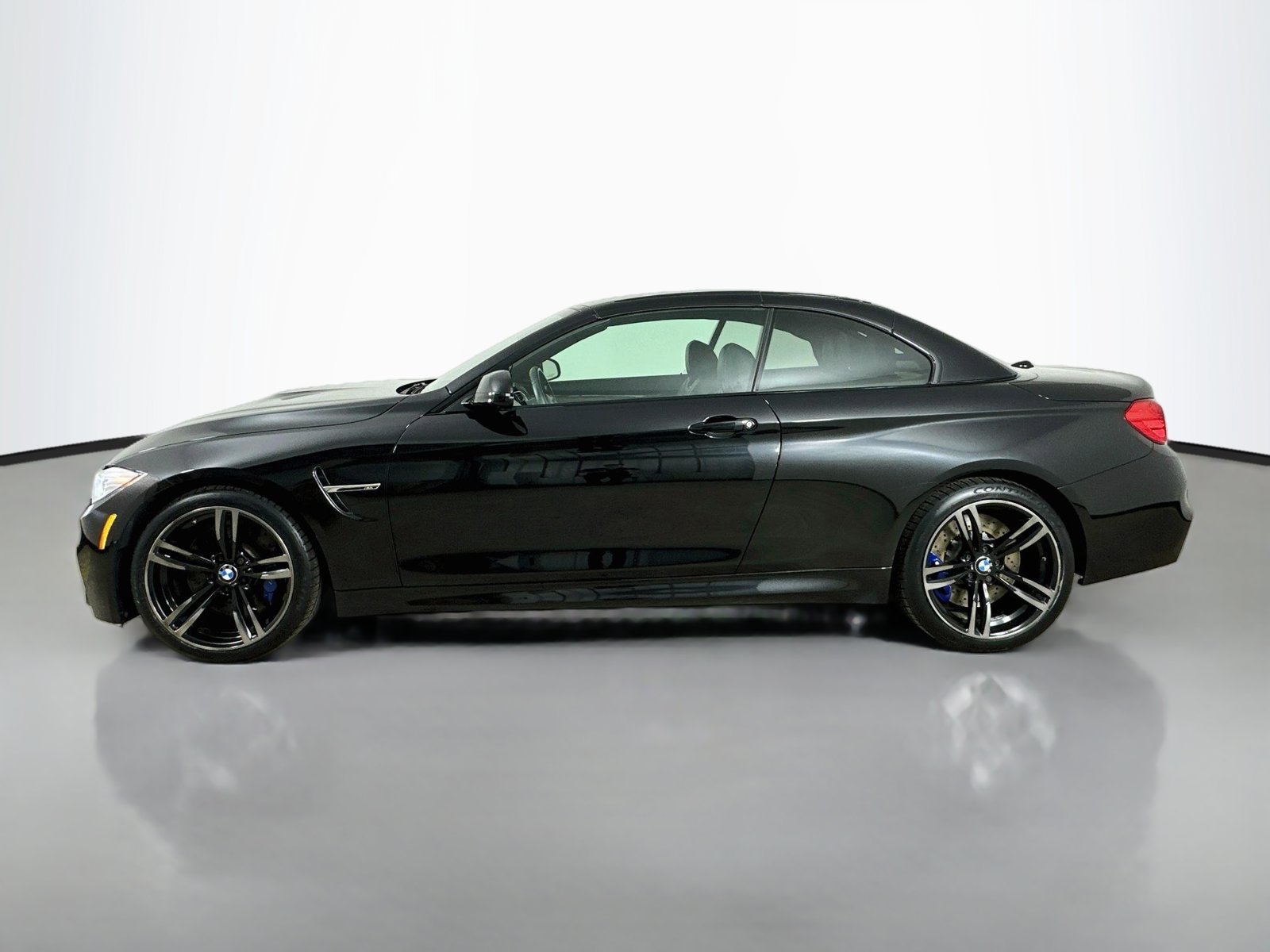 Used 2016 BMW M4 Convertible RWD image 8