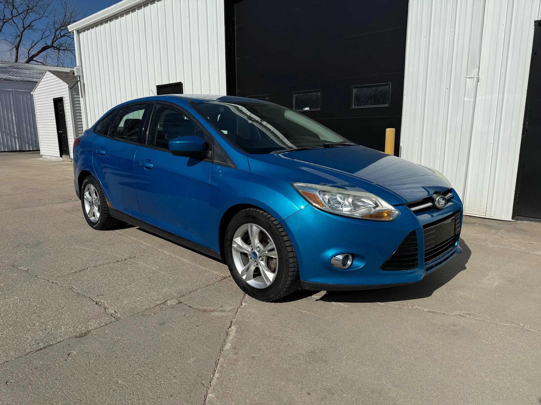 Used 2012 Ford Focus SE FWD image 2