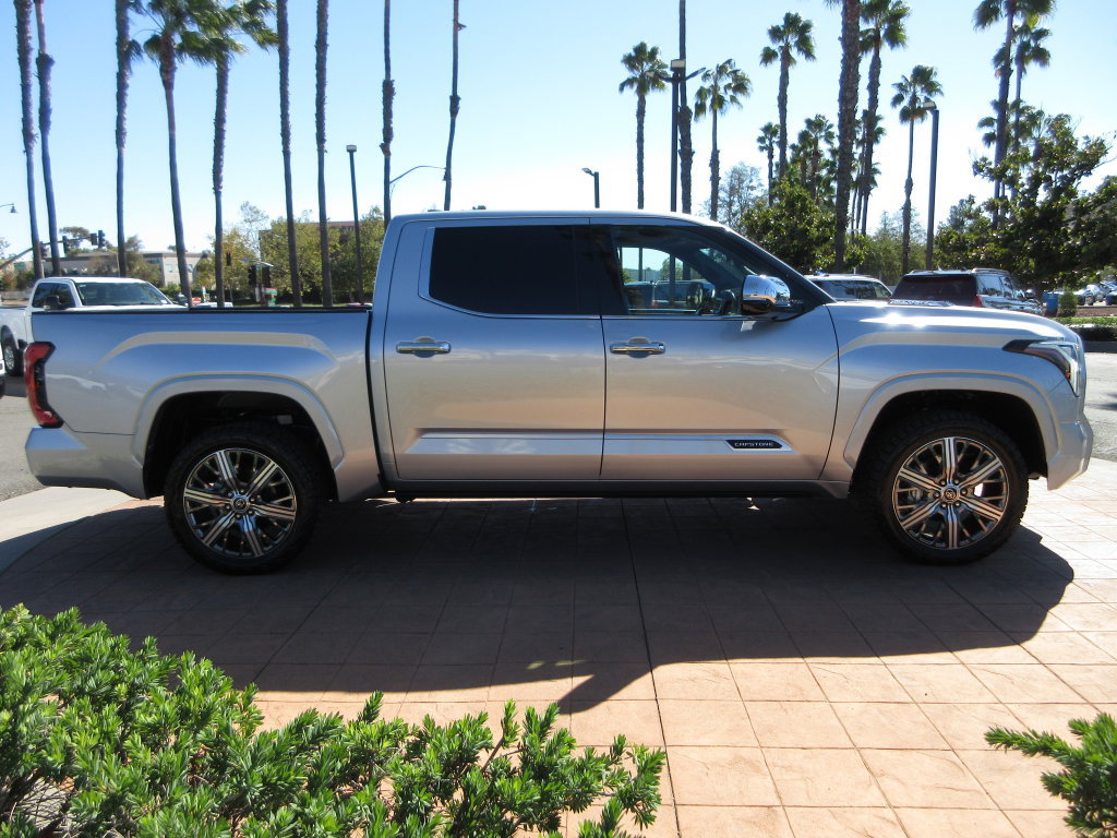 Used 2023 Toyota Tundra Capstone AWD/4WD image 5