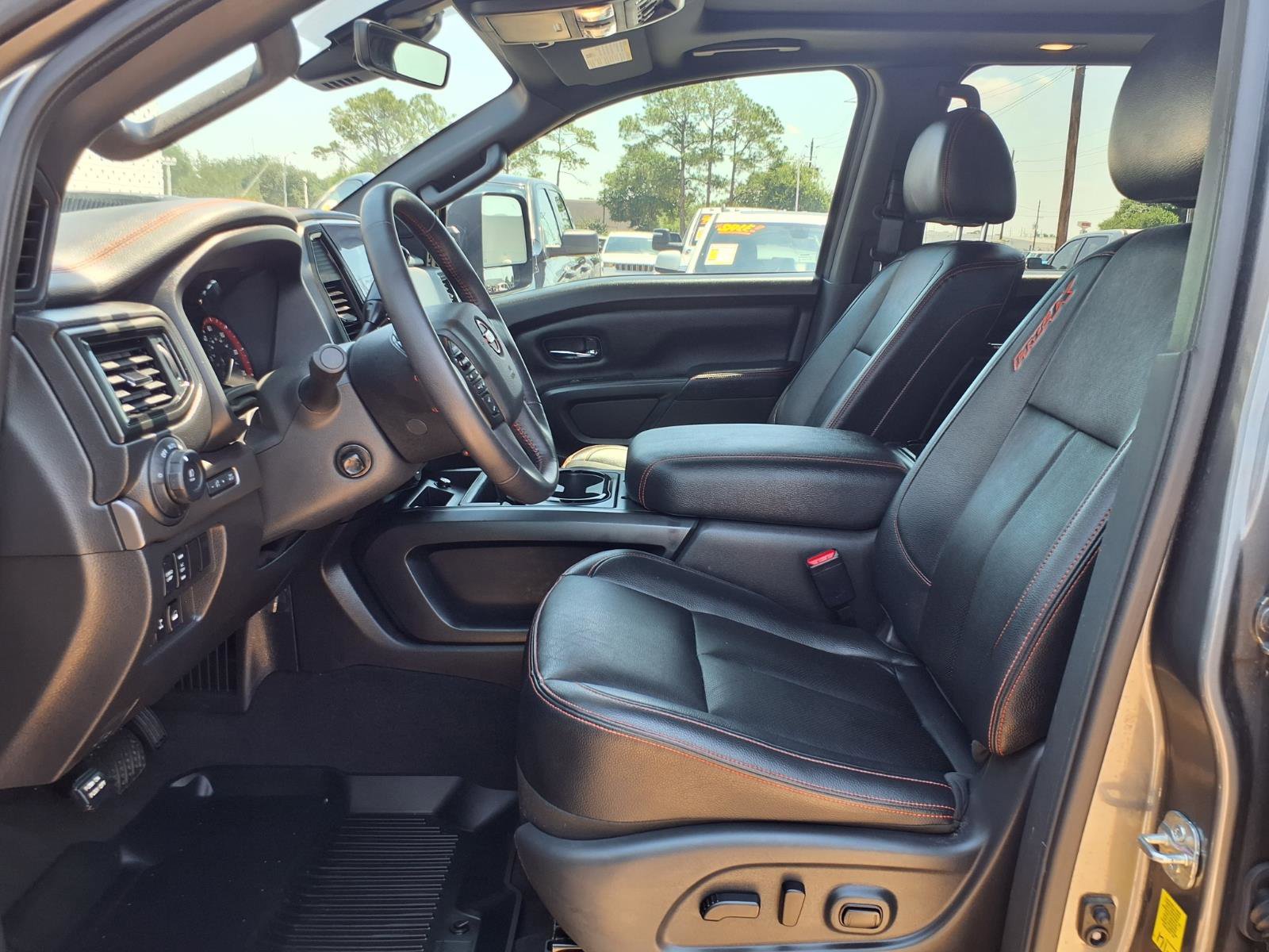 Used 2023 Nissan Titan PRO-4X w/ Pro-4x Convenience Package AWD/4WD image 19