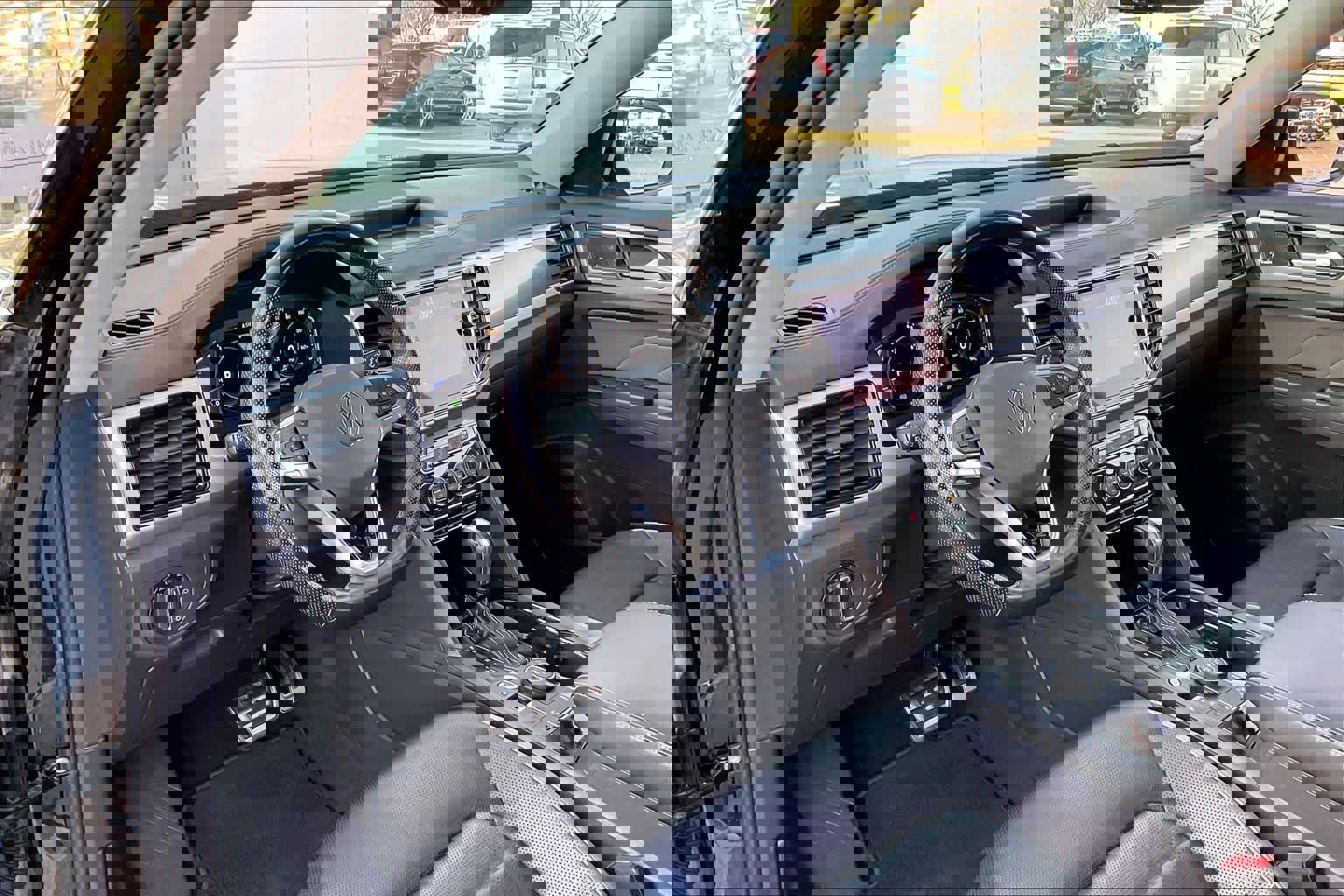 Used 2022 Volkswagen Atlas SEL Premium image 18