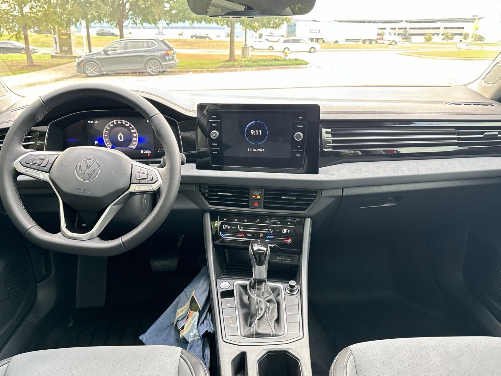 New 2026 Volkswagen Jetta SE FWD image 17
