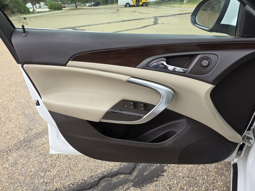 Used 2011 Buick Regal CXL w/ RL4 Preferred Equipment Group FWD image 11