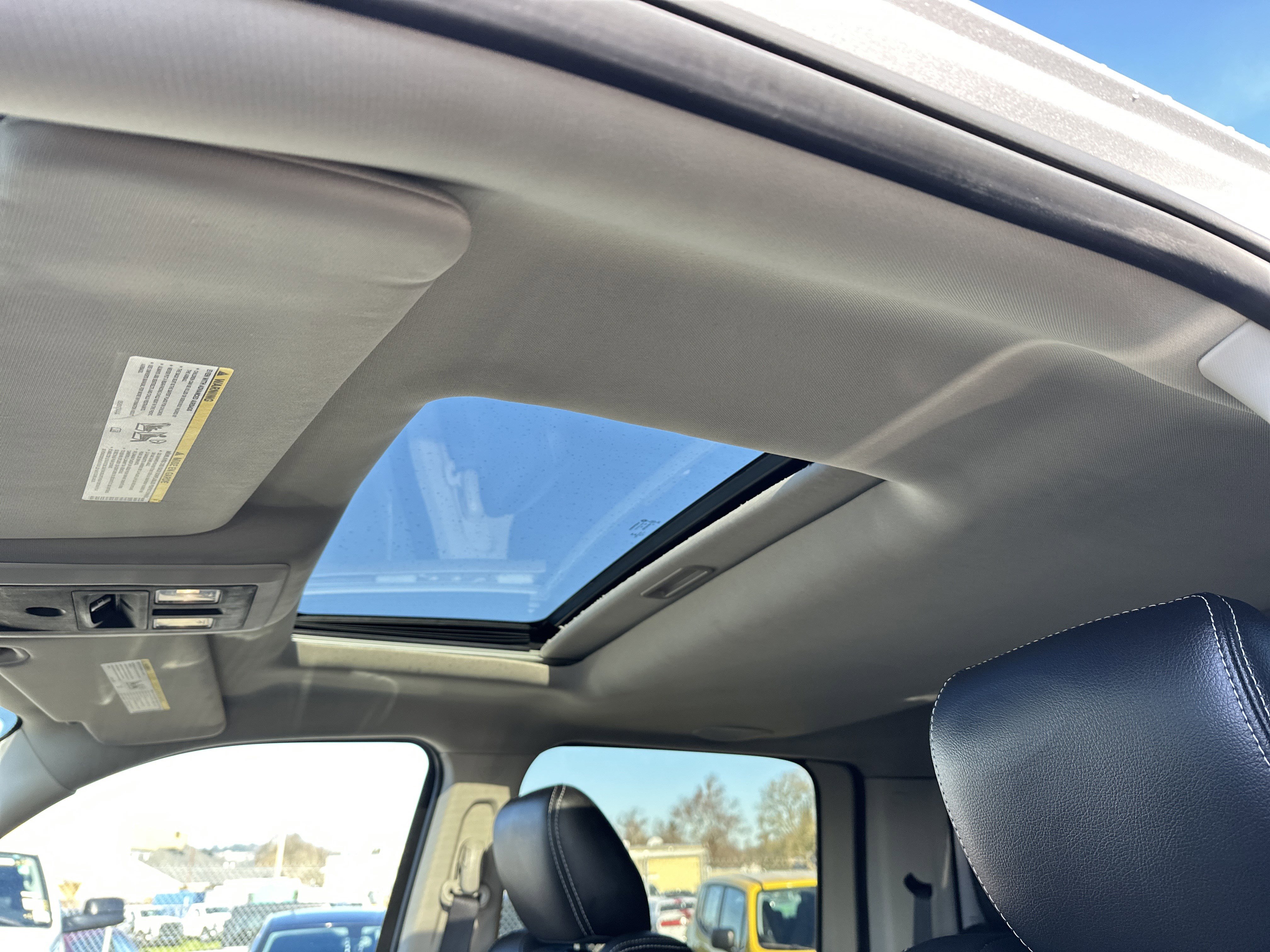 Used 2016 RAM 2500 Laramie w/ Convenience Group image 16