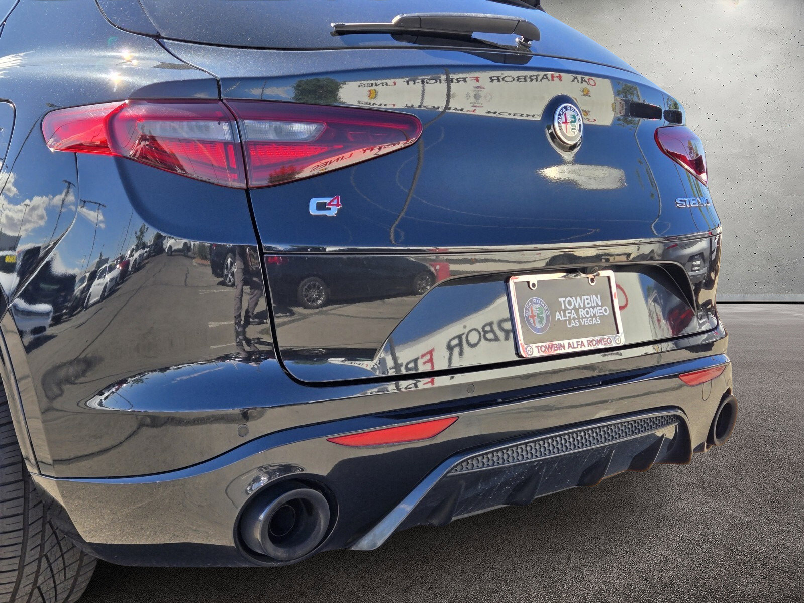 Used 2022 Alfa Romeo Stelvio Veloce image 5