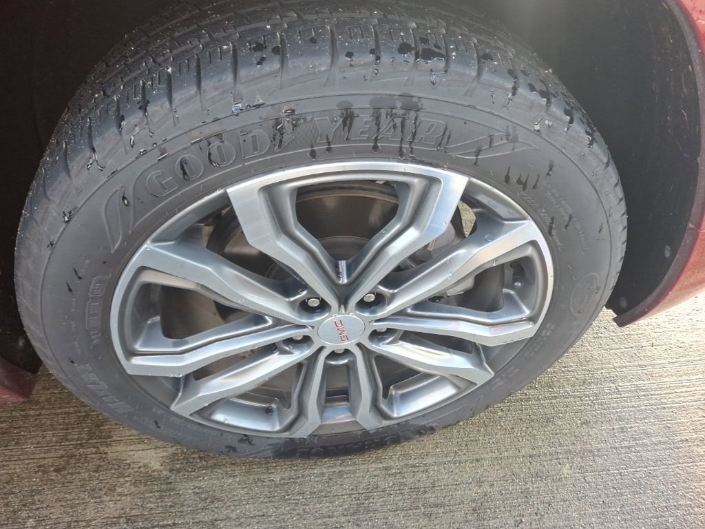 Used 2018 GMC Terrain Denali w/ Advanced Safety Package image 5