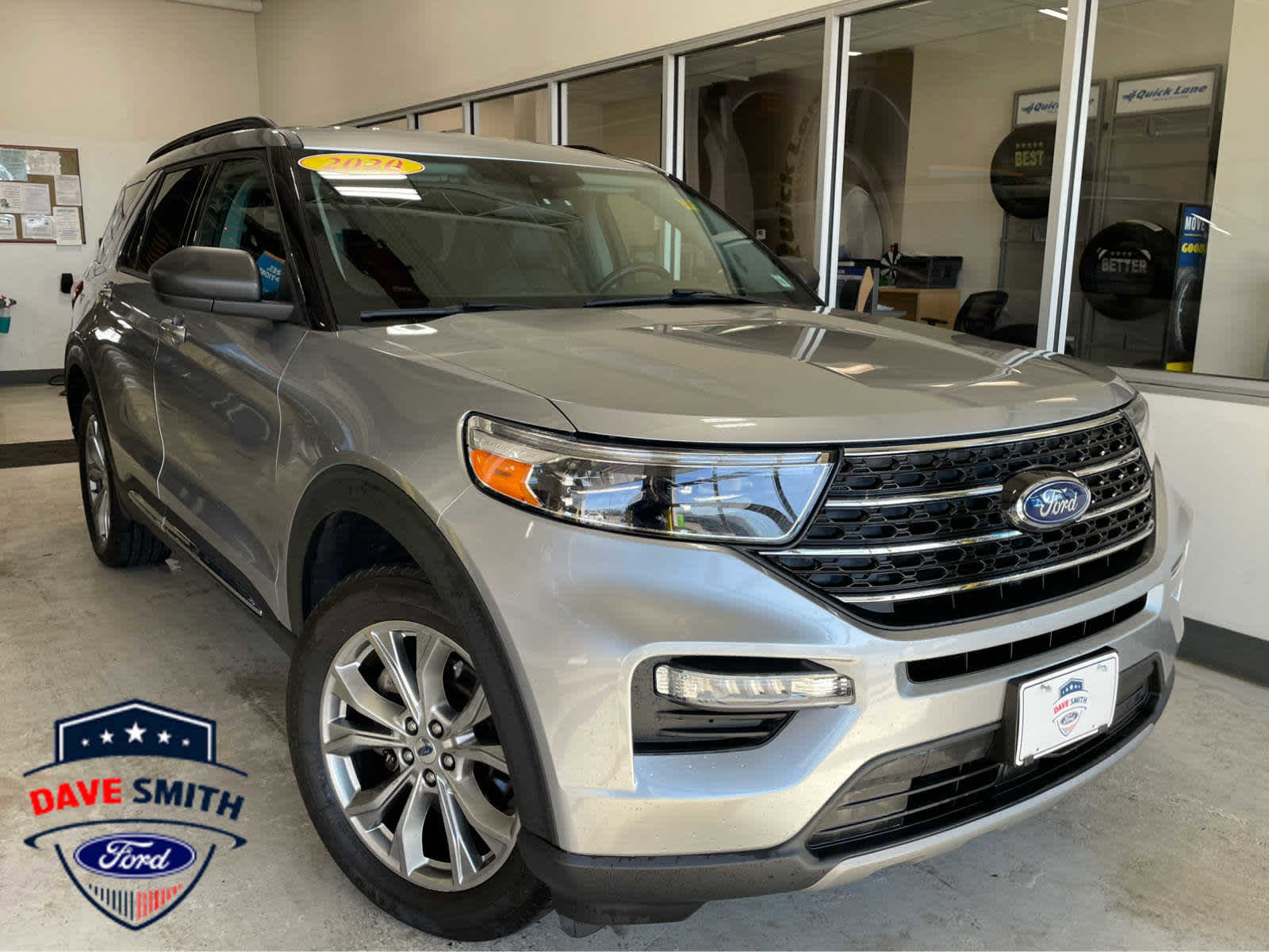 Used 2020 Ford Explorer XLT w/ Equipment Group 202A AWD/4WD image 2