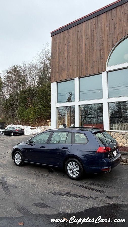 Used 2016 Volkswagen Golf S image 28