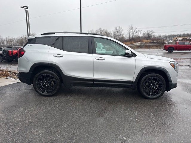 Used 2022 GMC Terrain SLE w/ Driver Convenience Package image 7