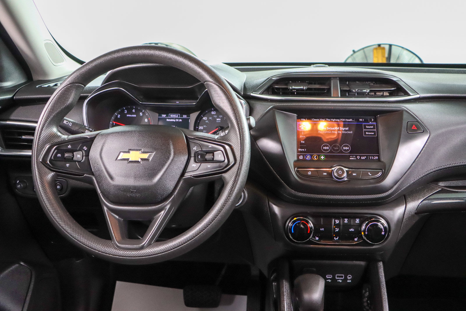 Used 2023 Chevrolet TrailBlazer LT FWD image 17