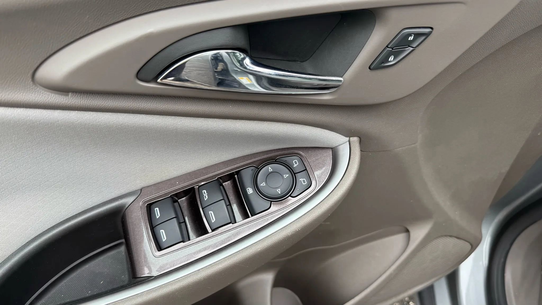 Used 2023 Chevrolet Malibu LT image 16