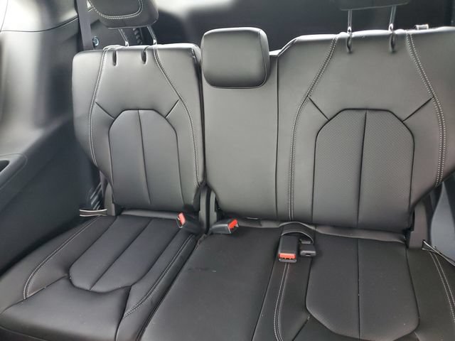 New 2027 Chrysler Pacifica Select AWD/4WD image 11
