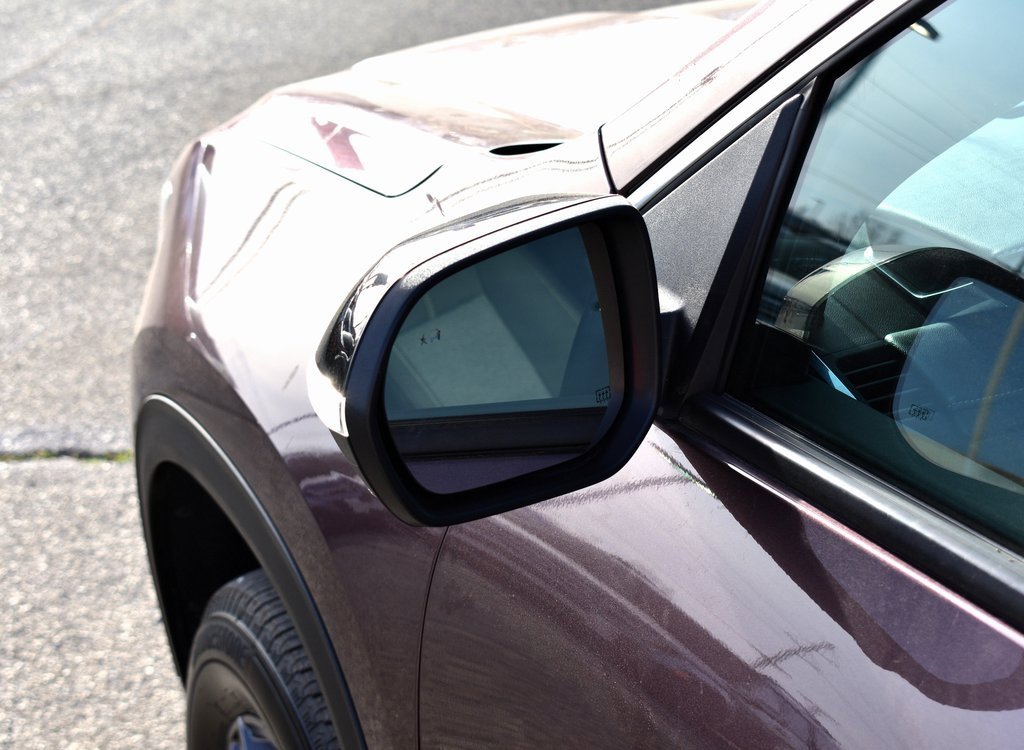 Used 2025 GMC Acadia Elevation image 11