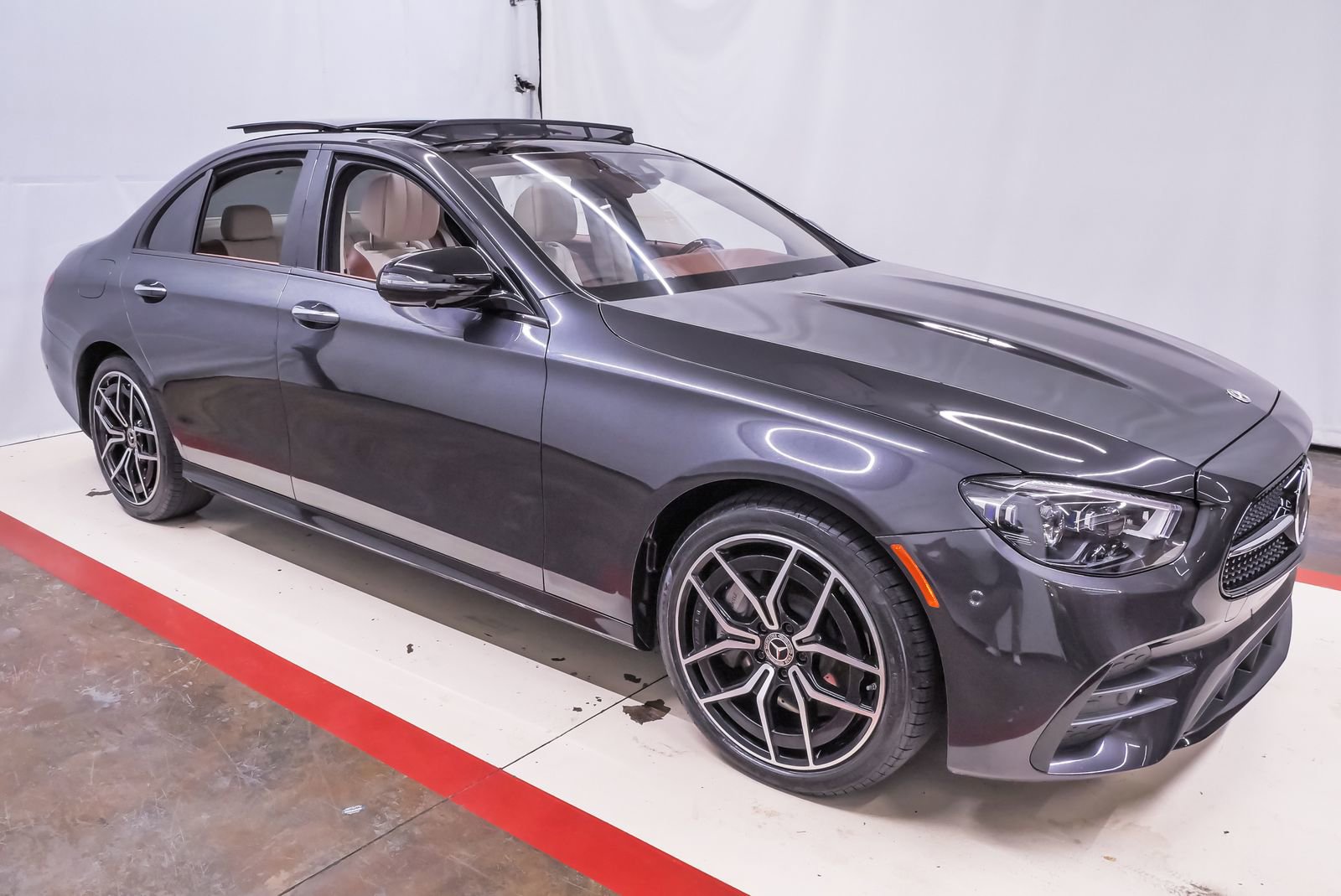 Used 2022 Mercedes-Benz E 350 Sedan image 5