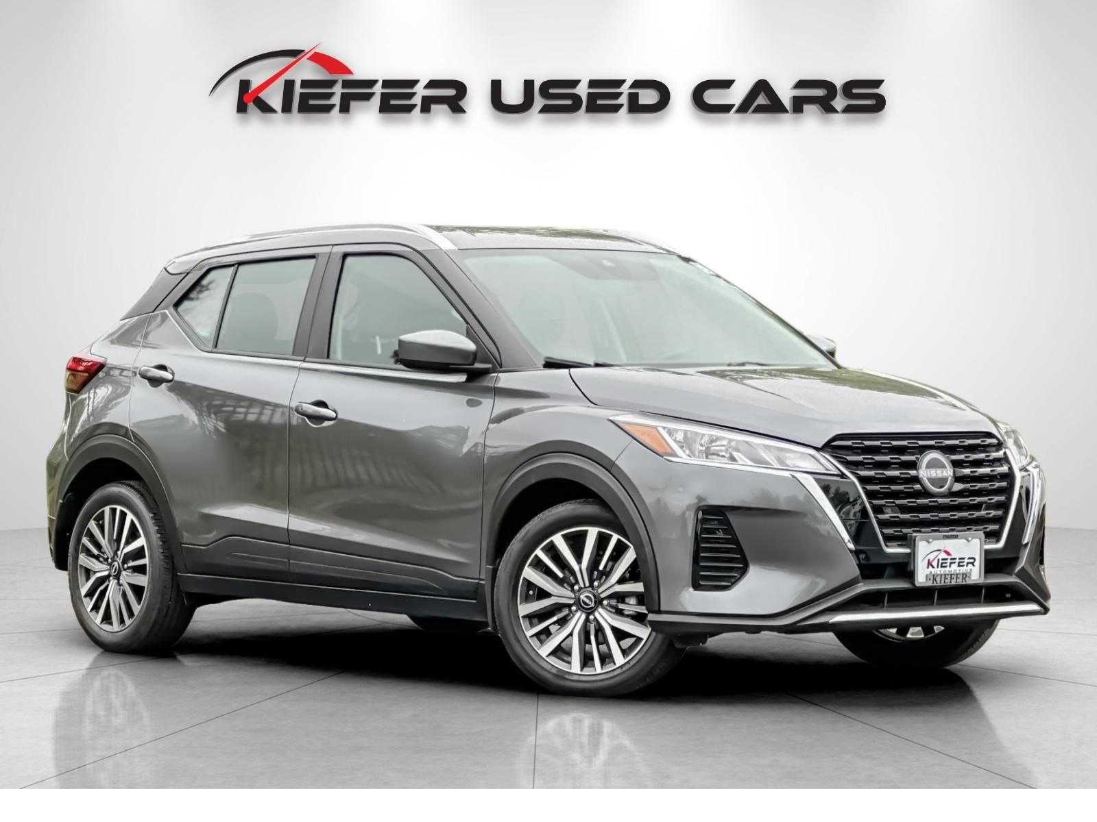 Used 2023 Nissan Kicks SV FWD image 2