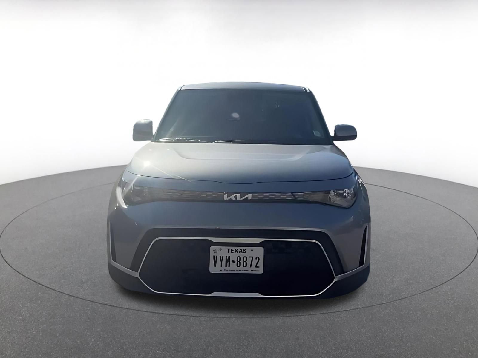Used 2025 Kia Soul LX w/ LX Technology Package FWD image 4