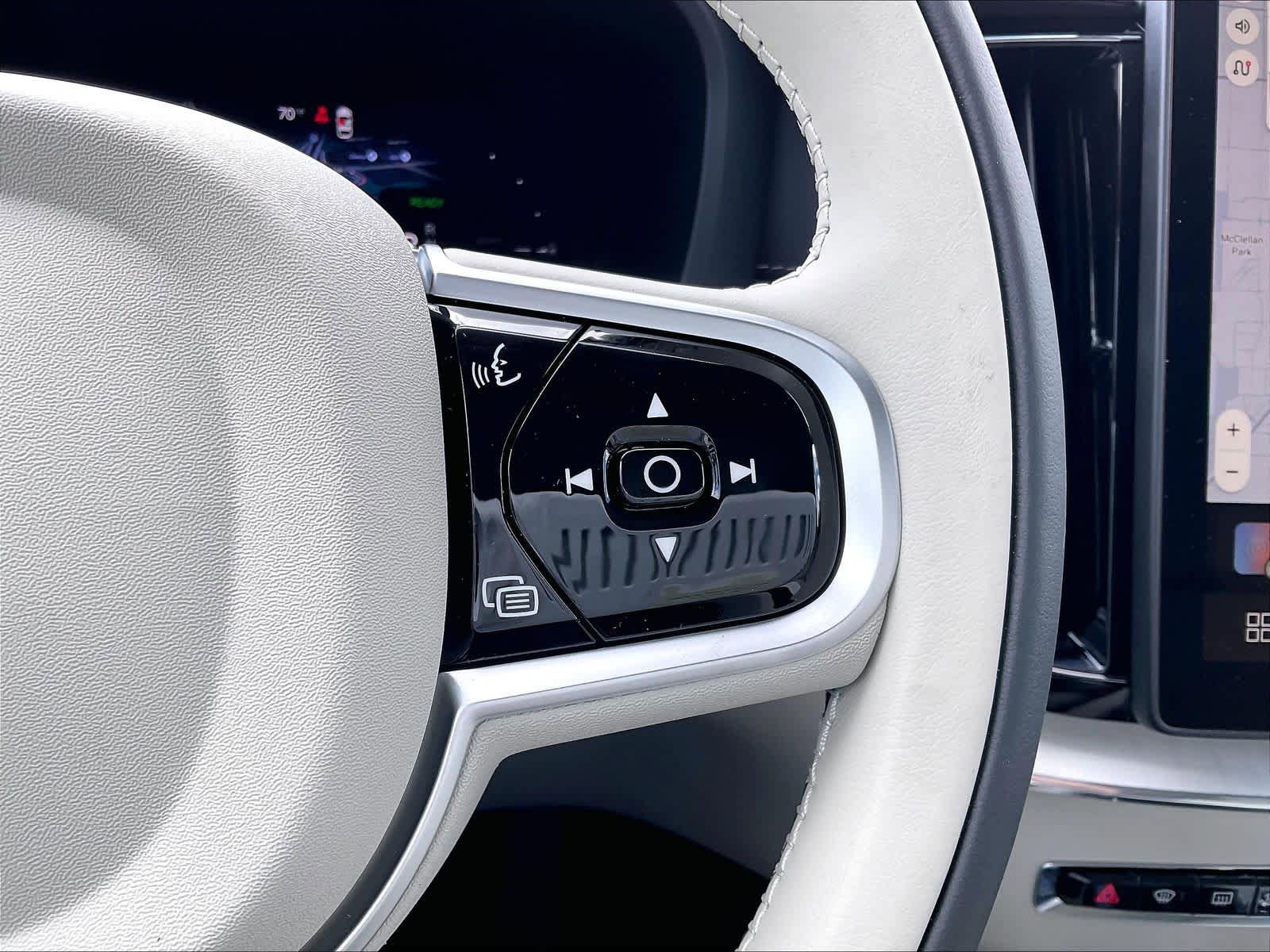 New 2026 Volvo XC60 T8 Ultra w/ Protection Package Premier AWD/4WD image 18